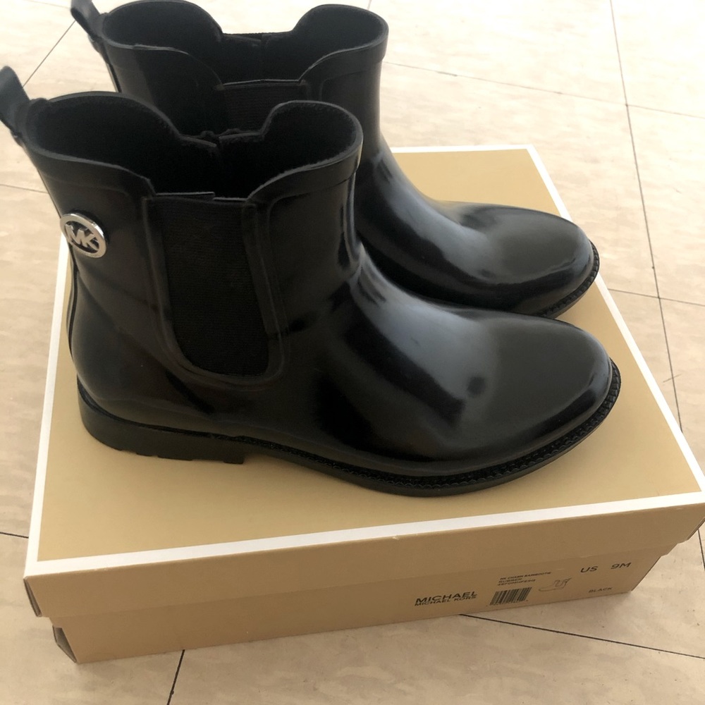 Michael kors rain boots 👢 - Picture 2 of 5